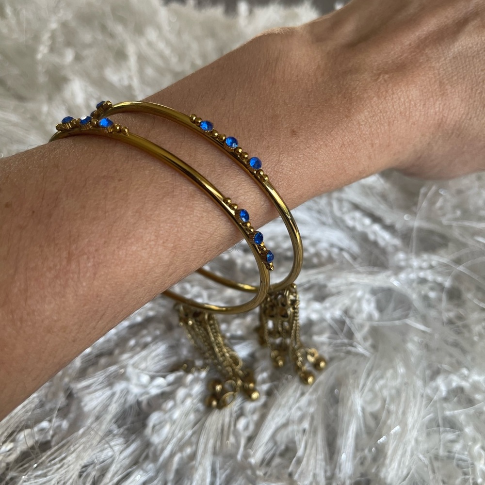 Vintage 2 Indian bangle bracelets no stone missing Gold plated 3”round